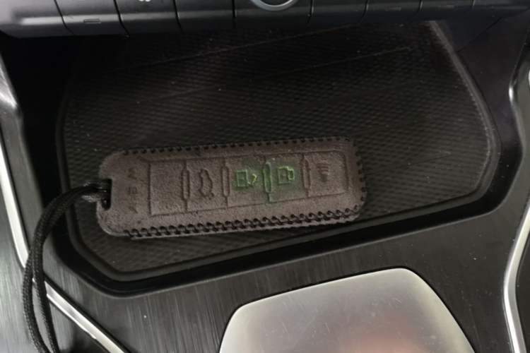 Used Wey VV5 2020 1.5T Two-Wheel Drive Color Pioneer Vehicle Key