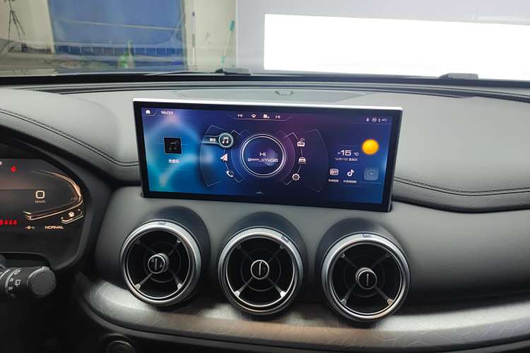 Used Wey VV5 2021 1.5T Two-Wheel Drive Smart Pioneer Audio And AC Panel