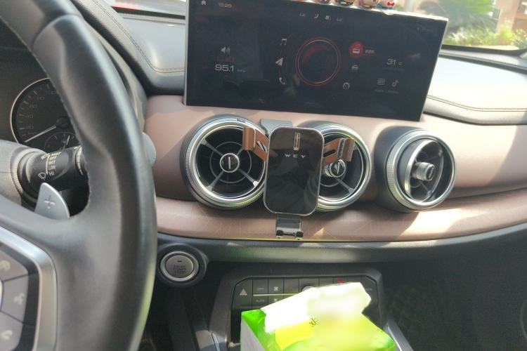 Used Wey VV5 2021 1.5T Two-Wheel Drive Color Pioneer Audio And AC Panel