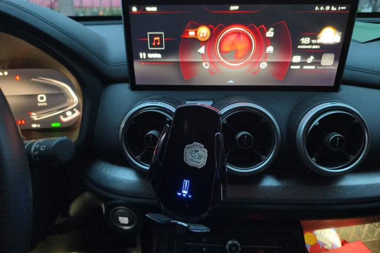 Used Wey VV5 2021 1.5T Two-Wheel Drive Smart Pioneer Audio And AC Panel