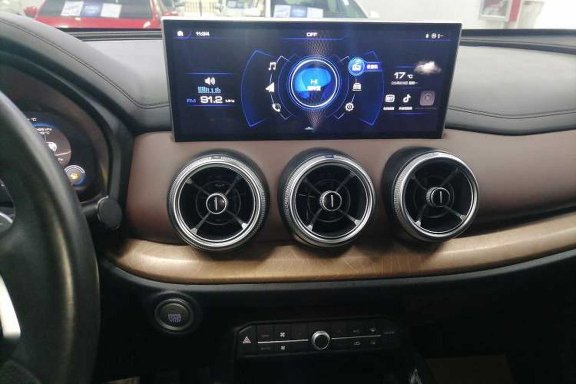 Used Wey VV5 2021 1.5T Two-Wheel Drive Smart Pioneer Audio And AC Panel