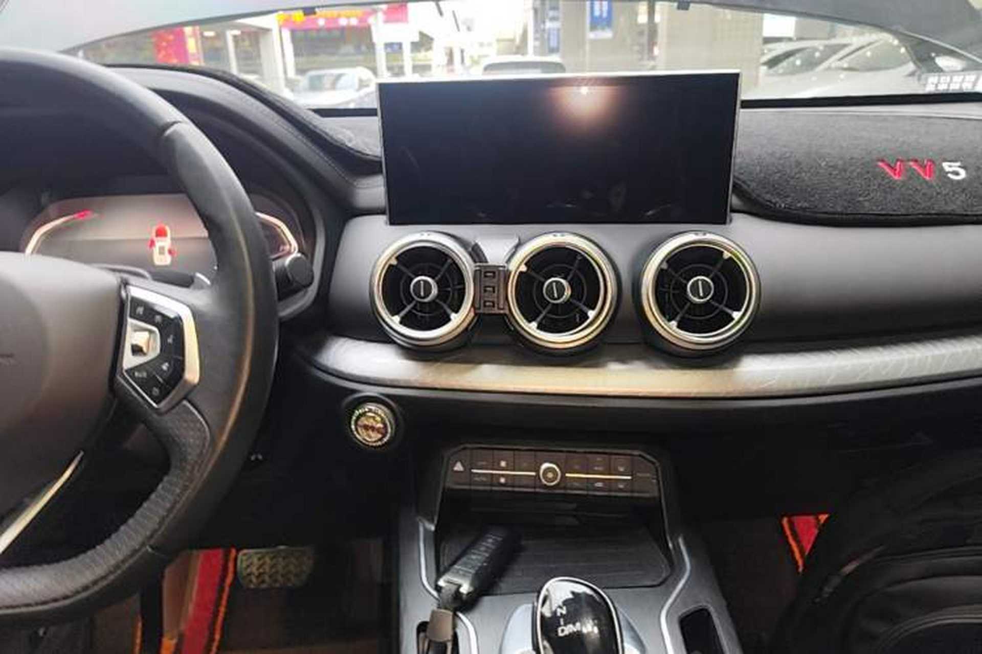 Used Wey VV5 2021 1.5T Two-Wheel Drive Smart Pioneer Audio And AC Panel