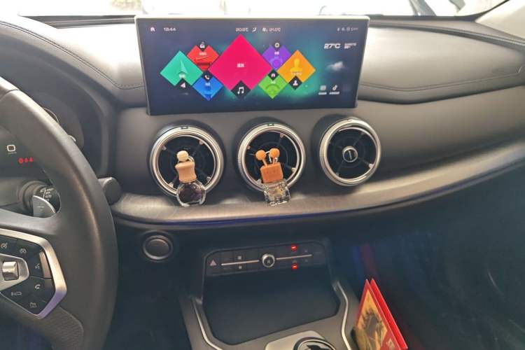Used Wey VV5 2021 1.5T Two-Wheel Drive Smart Pioneer Audio And AC Panel