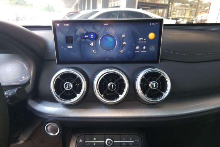 Used Wey VV5 2021 1.5T Two-Wheel Drive Smart Pioneer Audio And AC Panel