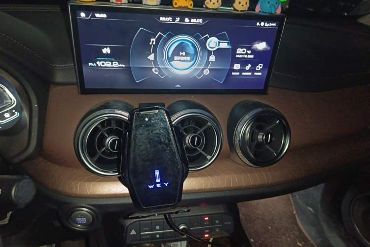Used Wey VV5 2021 1.5T Two-Wheel Drive Smart Pioneer Audio And AC Panel