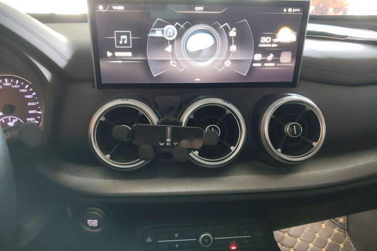 Used Wey VV5 2021 1.5T Two-Wheel Drive Color Pioneer Audio And AC Panel