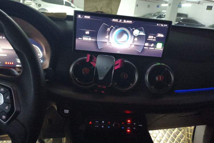 Used Wey VV5 2021 1.5T Two-Wheel Drive Smart Pioneer Audio And AC Panel