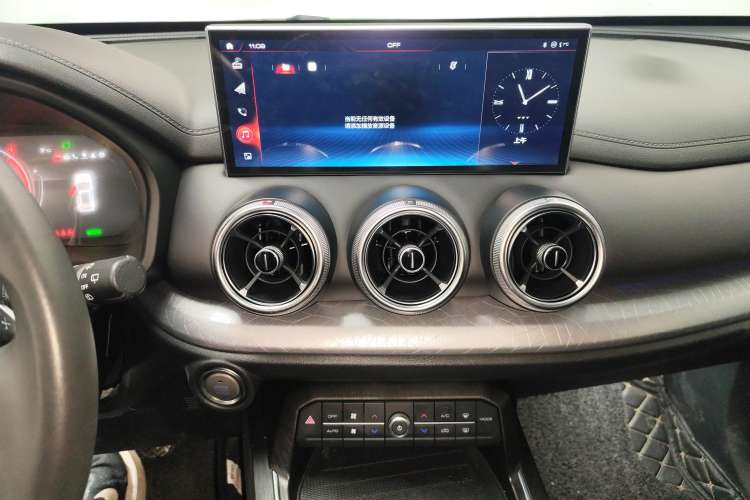 Used Wey VV5 2021 1.5T Two-Wheel Drive Smart Pioneer Audio And AC Panel