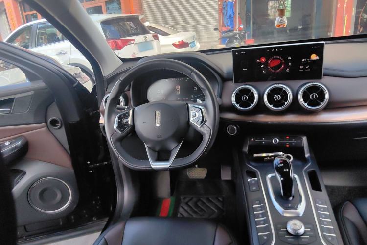 Used Wey VV5 2021 1.5T Two-Wheel Drive Smart Pioneer Center Console