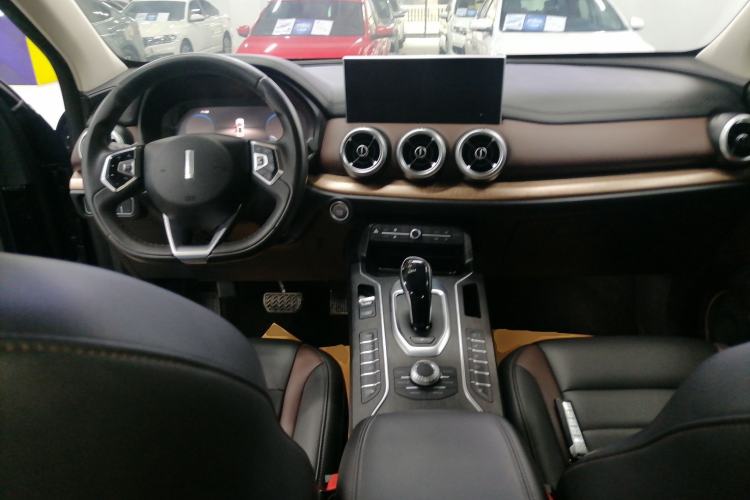 Used Wey VV5 2021 1.5T Two-Wheel Drive Smart Pioneer Center Console