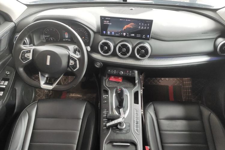 Used Wey VV5 2021 1.5T Two-Wheel Drive Color Pioneer Center Console
