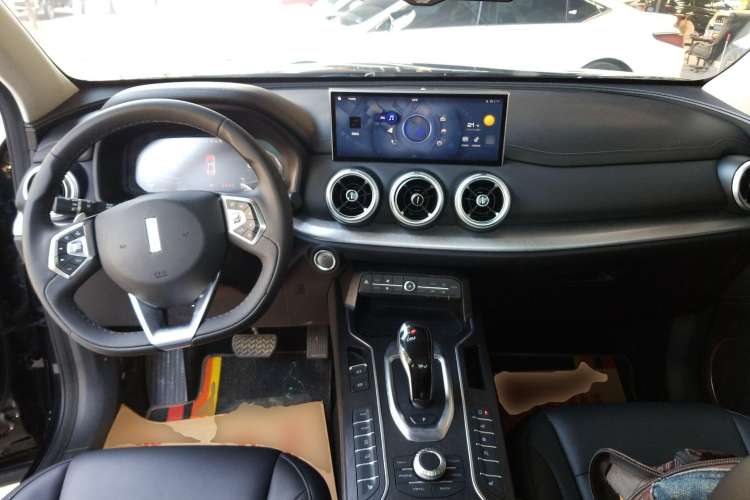 Used Wey VV5 2021 1.5T Two-Wheel Drive Smart Pioneer Center Console