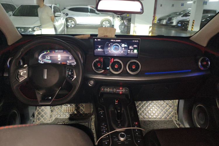 Used Wey VV5 2021 1.5T Two-Wheel Drive Smart Pioneer Center Console