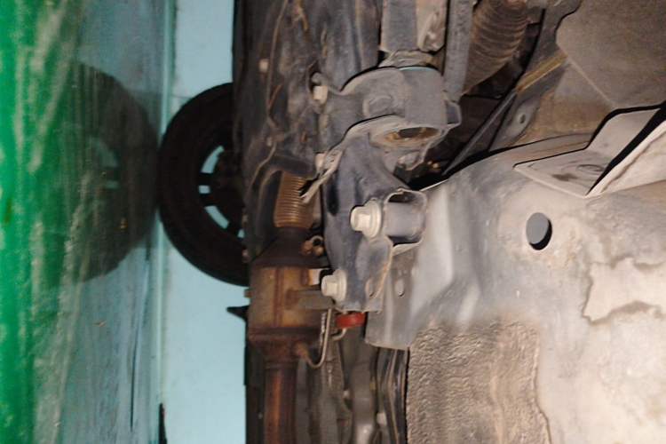 Used Wey VV5 2021 1.5T Two-Wheel Drive Color Pioneer Chassis Front Left