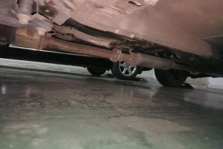 Used Wey VV5 2021 1.5T Two-Wheel Drive Color Pioneer Chassis Front Left