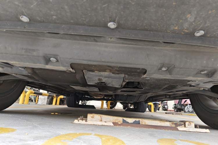 Used Wey VV5 2021 1.5T Two-Wheel Drive Smart Pioneer Chassis Front
