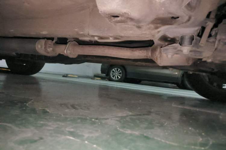 Used Wey VV5 2021 1.5T Two-Wheel Drive Color Pioneer Chassis Front Right