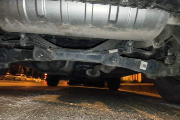 Used Wey VV5 2021 1.5T Two-Wheel Drive Smart Pioneer Chassis Rear
