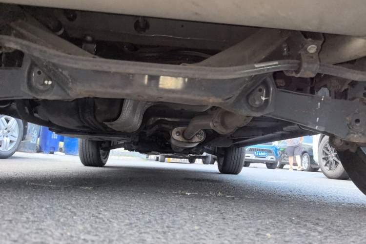 Used Wey VV5 2021 1.5T Two-Wheel Drive Smart Pioneer Chassis Rear