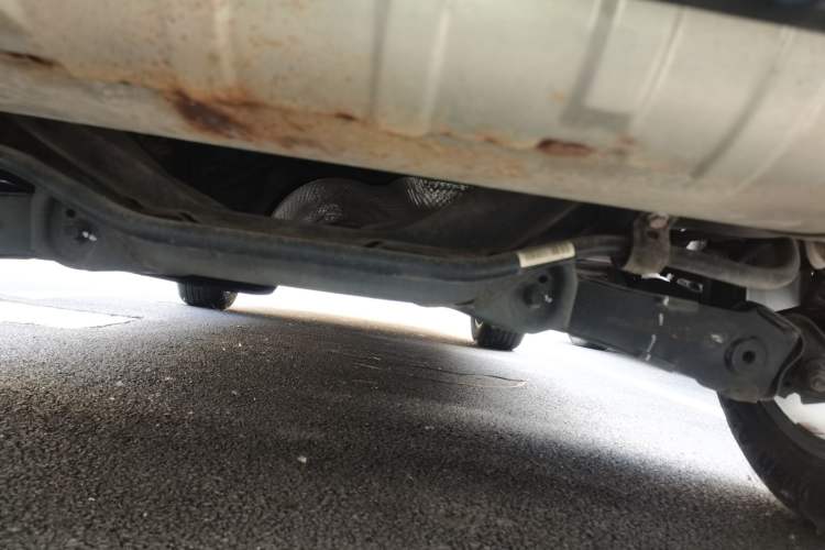 Used Wey VV5 2021 1.5T Two-Wheel Drive Color Pioneer Chassis Rear