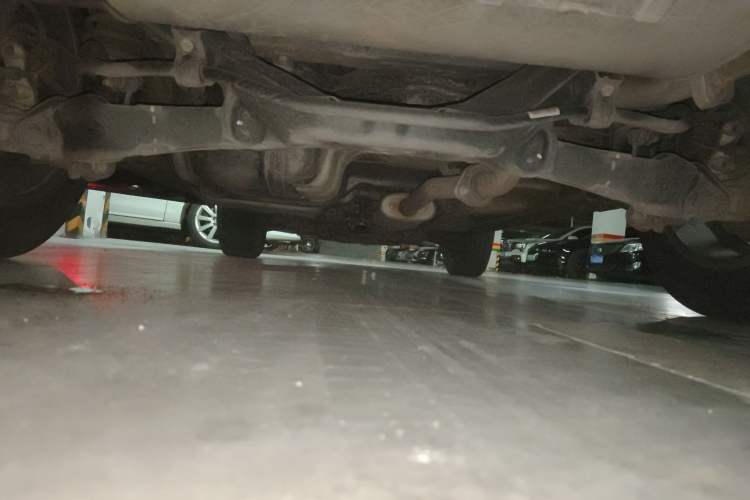 Used Wey VV5 2021 1.5T Two-Wheel Drive Smart Pioneer Chassis Rear