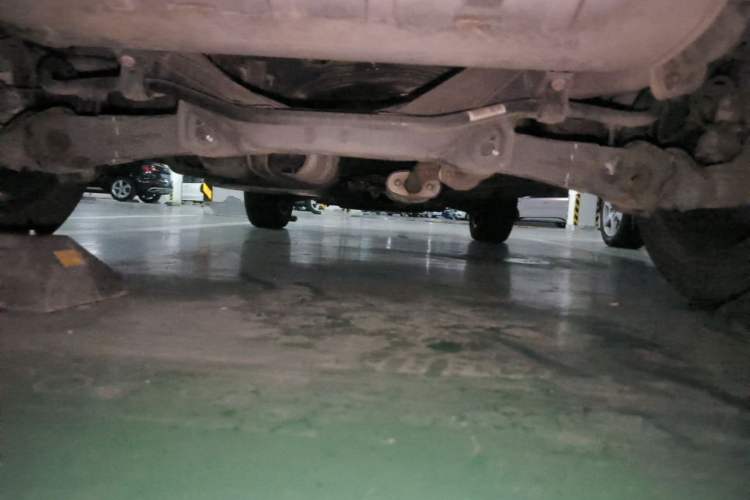 Used Wey VV5 2021 1.5T Two-Wheel Drive Color Pioneer Chassis Rear