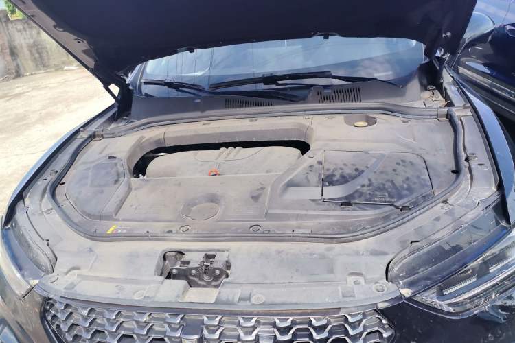 Used Wey VV5 2021 1.5T Two-Wheel Drive Color Pioneer Engine Bay