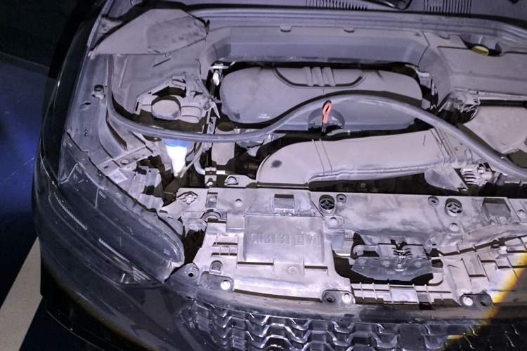 Used Wey VV5 2021 1.5T Two-Wheel Drive Smart Pioneer Engine Bay Right