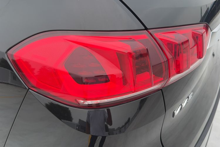 Used Wey VV5 2021 1.5T Two-Wheel Drive Color Pioneer Exterior 11