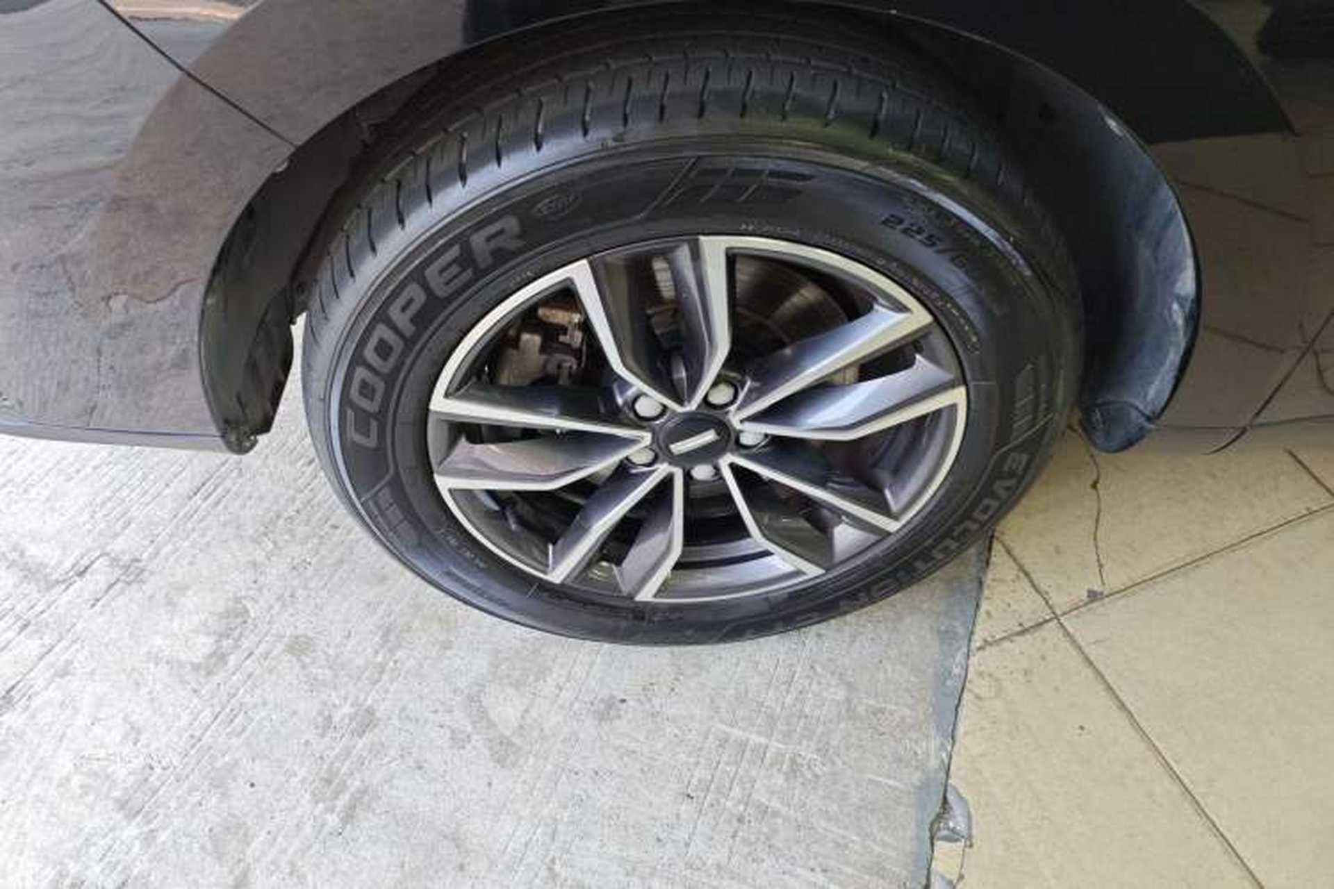 Used Wey VV5 2021 1.5T Two-Wheel Drive Color Pioneer Exterior 4