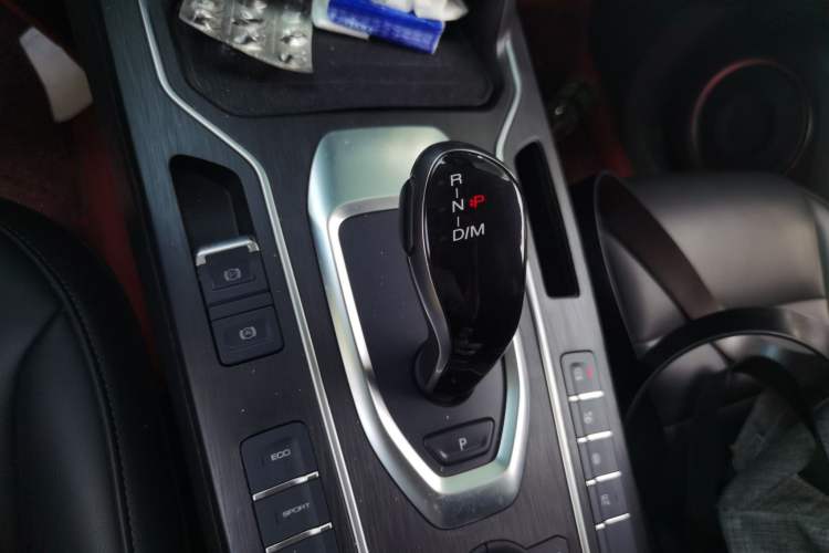 Used Wey VV5 2021 1.5T Two-Wheel Drive Smart Pioneer Gear Lever