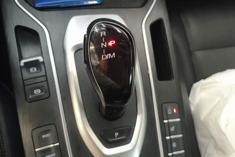 Used Wey VV5 2021 1.5T Two-Wheel Drive Smart Pioneer Gear Lever