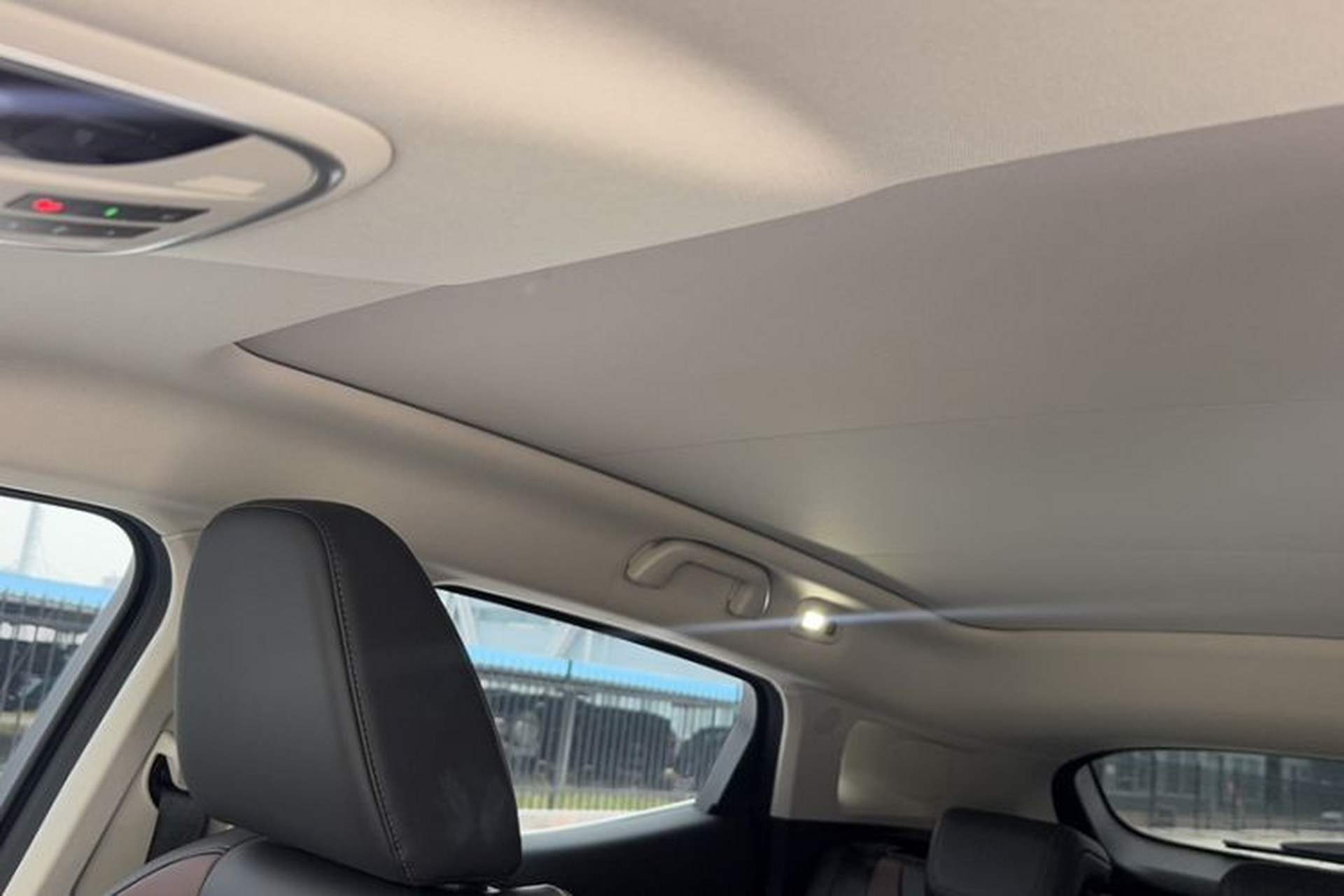 Used Wey VV5 2021 1.5T Two-Wheel Drive Color Pioneer Headliner