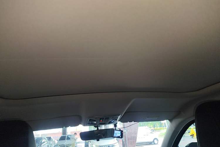 Used Wey VV5 2021 1.5T Two-Wheel Drive Color Pioneer Headliner