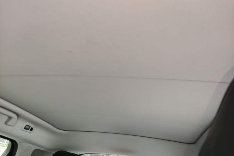 Used Wey VV5 2021 1.5T Two-Wheel Drive Color Pioneer Headliner