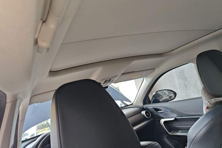 Used Wey VV5 2021 1.5T Two-Wheel Drive Smart Pioneer Headliner