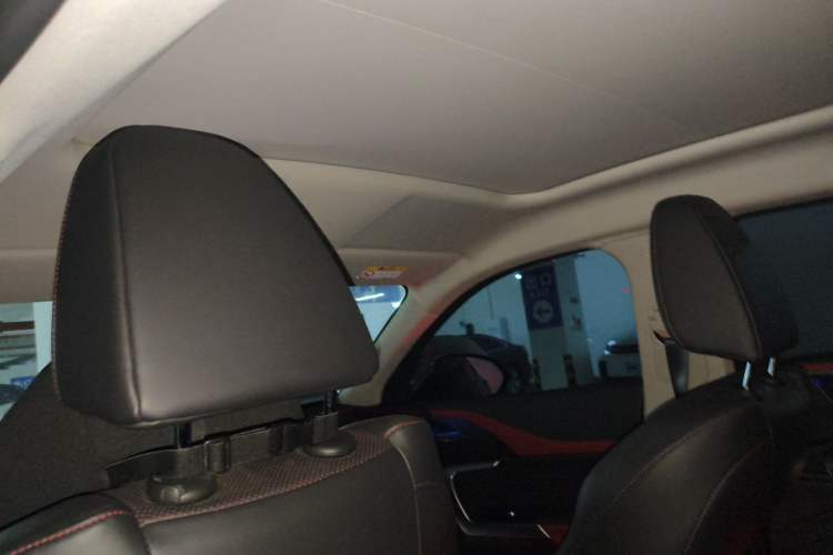 Used Wey VV5 2021 1.5T Two-Wheel Drive Smart Pioneer Headliner