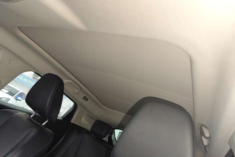 Used Wey VV5 2021 1.5T Two-Wheel Drive Smart Pioneer Headliner