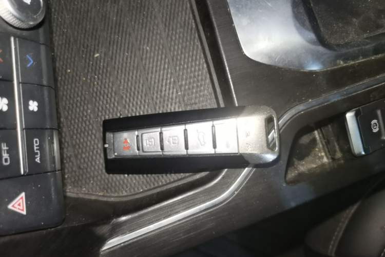 Used Wey VV5 2021 1.5T Two-Wheel Drive Color Pioneer Interior 1
