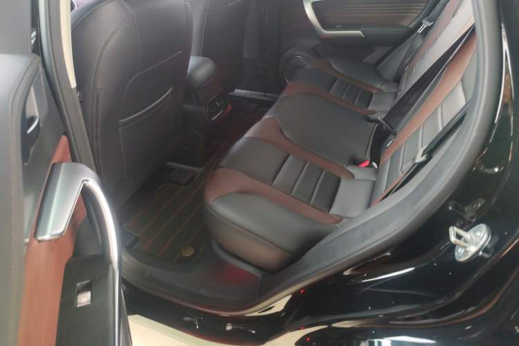 Used Wey VV5 2021 1.5T Two-Wheel Drive Color Pioneer Interior 2