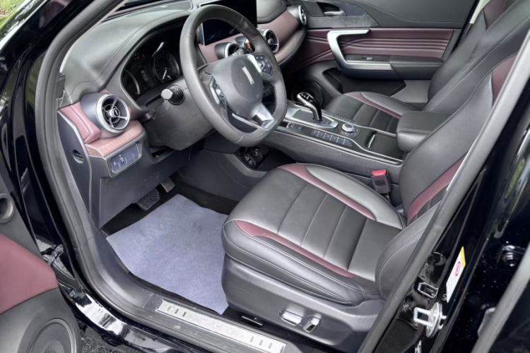 Used Wey VV5 2021 1.5T Two-Wheel Drive Color Pioneer Interior 2