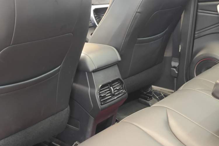Used Wey VV5 2021 1.5T Two-Wheel Drive Smart Pioneer Interior 3
