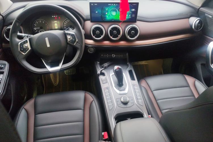 Used Wey VV5 2021 1.5T Two-Wheel Drive Color Pioneer Interior 3
