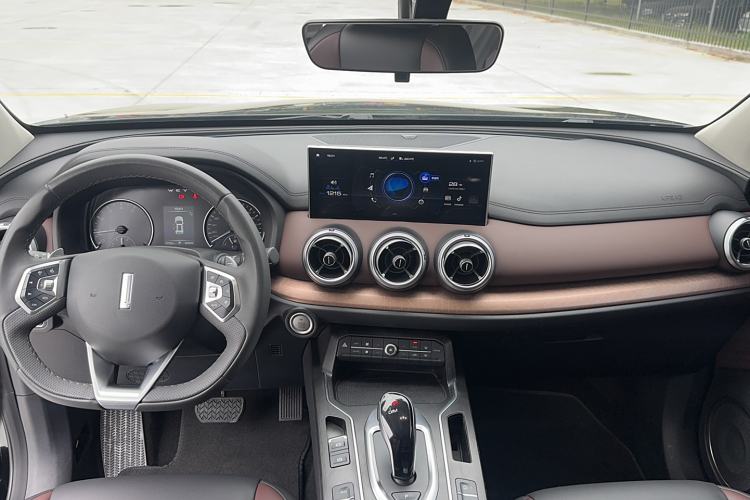 Used Wey VV5 2021 1.5T Two-Wheel Drive Color Pioneer Interior 3