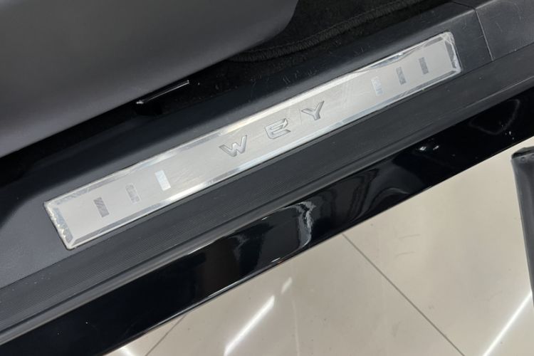Used Wey VV5 2021 1.5T Two-Wheel Drive Color Pioneer Interior 4