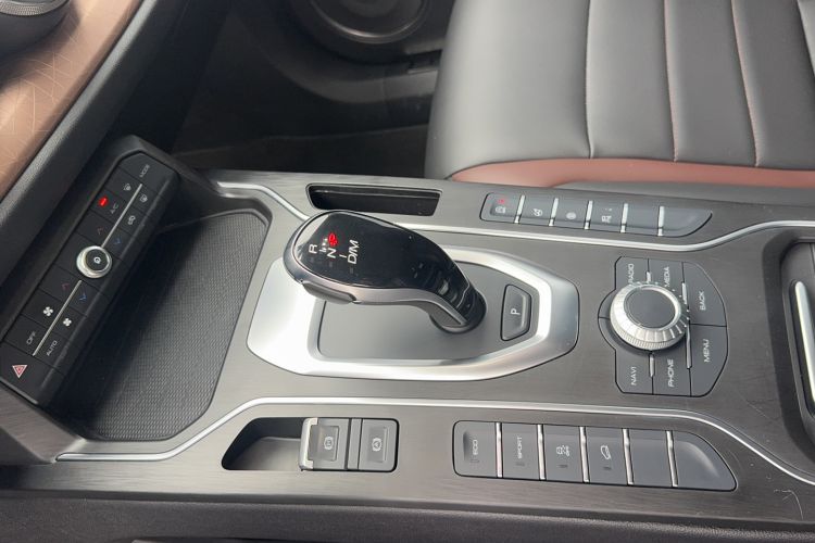 Used Wey VV5 2021 1.5T Two-Wheel Drive Color Pioneer Interior 7