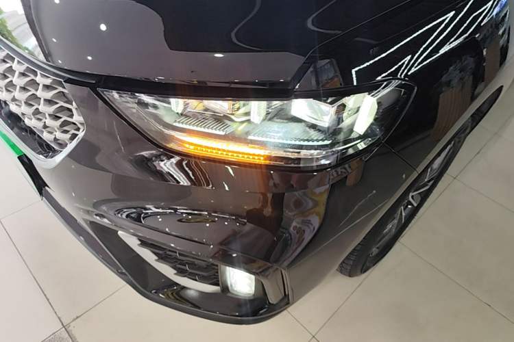 Used Wey VV5 2021 1.5T Two-Wheel Drive Color Pioneer Left Front Headlight