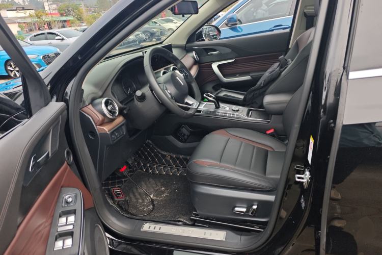 Used Wey VV5 2021 1.5T Two-Wheel Drive Color Pioneer Left Front Seat