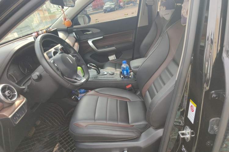 Used Wey VV5 2021 1.5T Two-Wheel Drive Color Pioneer Left Front Seat