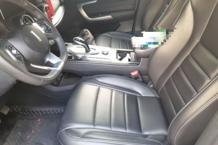 Used Wey VV5 2021 1.5T Two-Wheel Drive Color Pioneer Left Front Seat